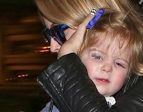 Luka Violet Toni Candy with mommy Holly Valance